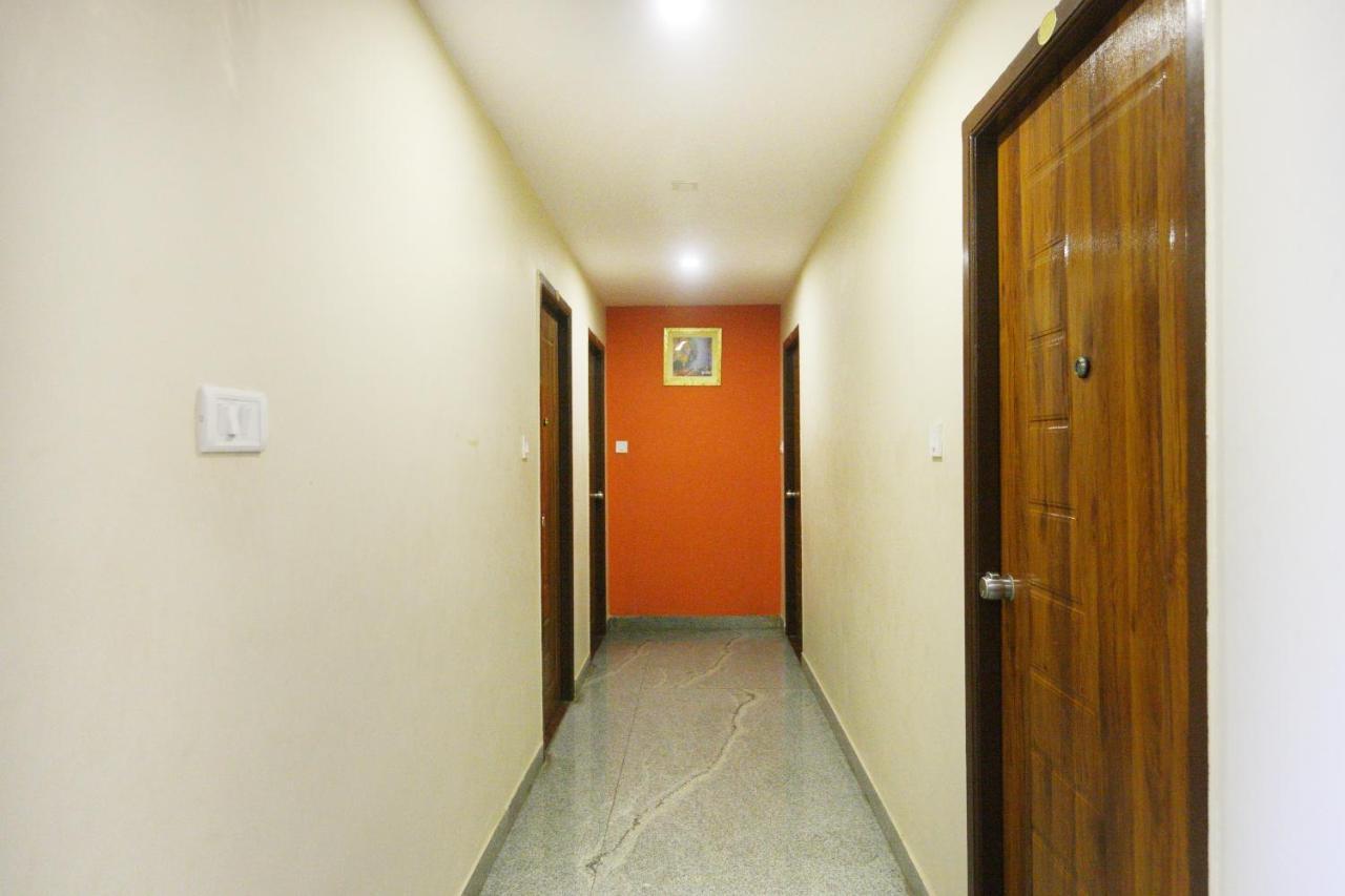Oyo 7224 Krishna Prasad Hotell Chennai Exteriör bild